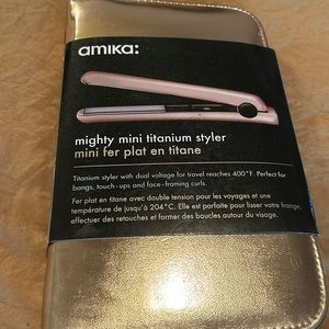 Amika flat iron